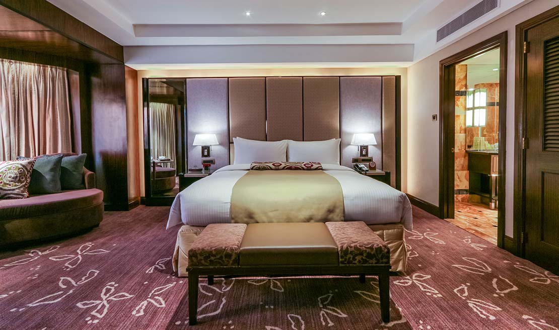Diamond Hotel - Premier Executive Suite - 5 Star Hotels In The Philippines
