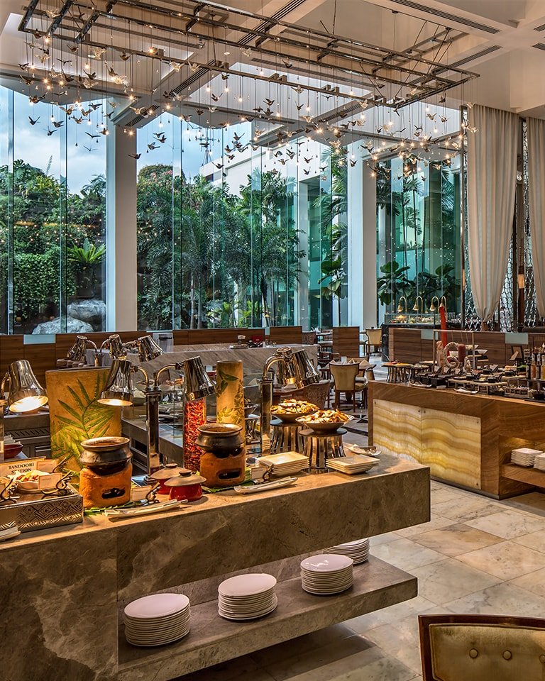 Diamond Hotel - Corniche - 5 Star Hotel In Philippines