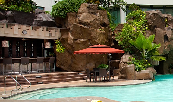 Diamond Hotel - Poolside Bar  - Resort In Manila Area