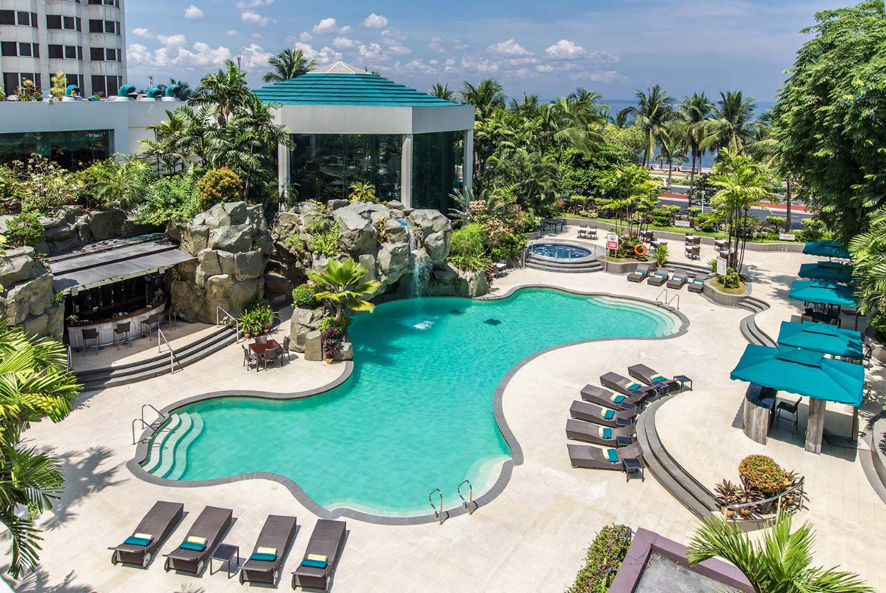 Diamond Hotel - Swimming Pool - Luxury Hotel In Manila